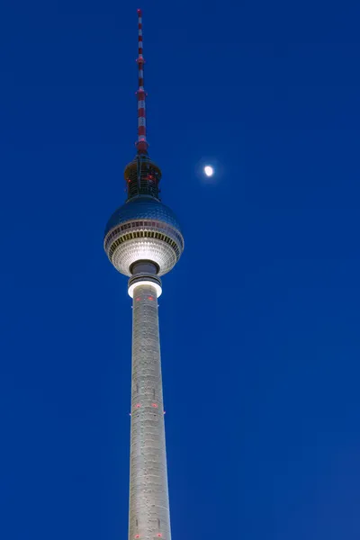 Wieża telewizyjna w Berlinie w nocy — Zdjęcie stockowe