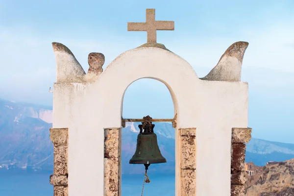 Kleiner Glockenturm in Oia — Stockfoto