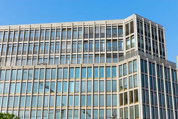 Edificio de oficinas moderno —  Fotos de Stock