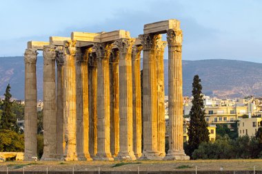 Antik zeus Tapınağı