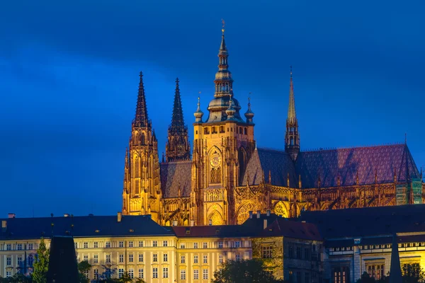 Saint Vitus cathedral at night — Stock Photo, Image