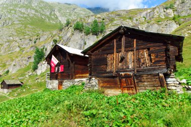 iki traditinal dağ kulübeleri
