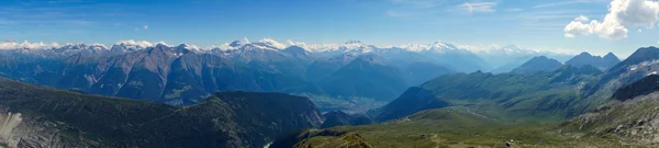 Panorama över de schweiziska Alperna — Stockfoto