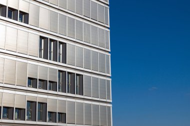 Ofis Binası ile çok sayıda kepenkler