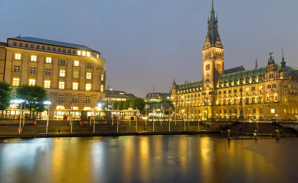 Rijnpromenade mooie townhall — Stockfoto