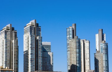 gökdelenler içinde puerto madero