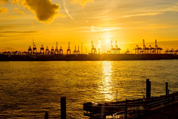 Coucher de soleil au port de Hambourg — Photo