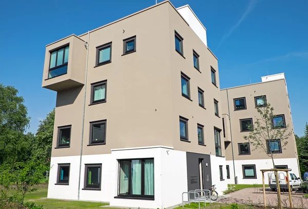 Bruin modern appartement huizen — Stockfoto