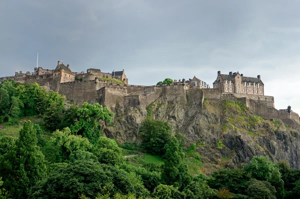 Clouds over Edinburgh castle — Stock Photo, Image