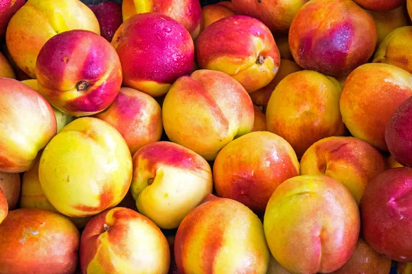 Nectarines on a market — Stock Photo, Image