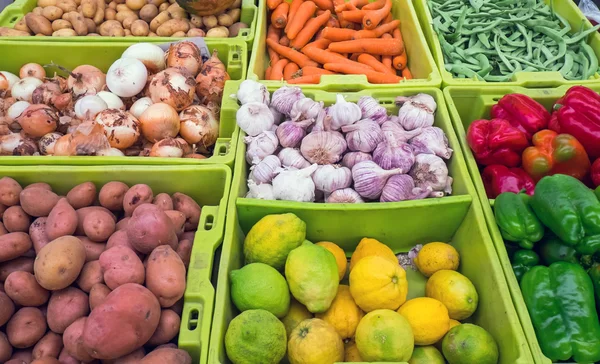 Verschiedenes Gemüse und Obst — Stockfoto