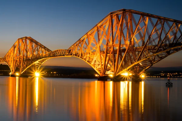 A ponte ferroviária Forth ao amanhecer — Fotografia de Stock