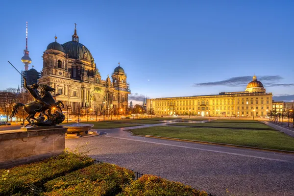 Lustgarten Berlinie Przed Wschodem Słońca Wieżą Telewizyjną Katedrą Pałacem Miejskim — Zdjęcie stockowe
