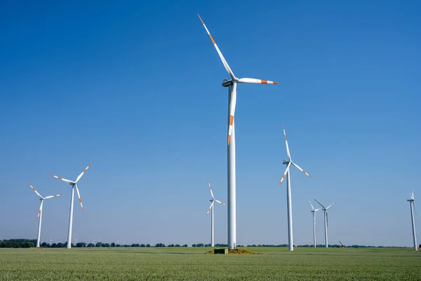 德国农村地区的现代风力涡轮机 — 图库照片