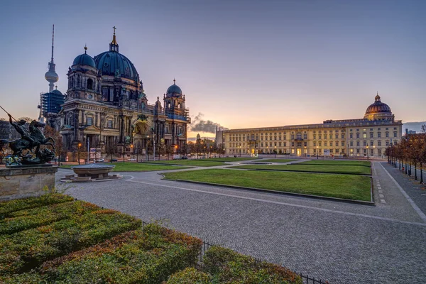 Lustgarten Berlinie Świcie Wieżą Telewizyjną Katedrą Pałacem Miejskim — Zdjęcie stockowe