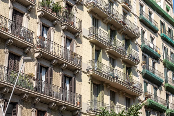 Typische Gevel Van Een Appartementencomplex Gezien Barcelona Spanje — Stockfoto