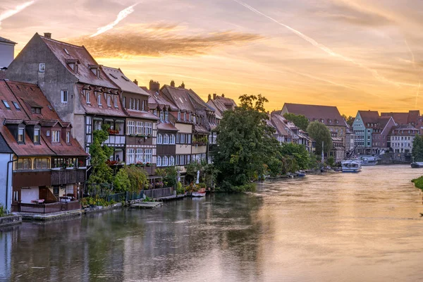 Mooie Oude Vissershuizen Aan Rivier Regnitz Bamberg Duitsland Voor Zonsopgang — Stockfoto