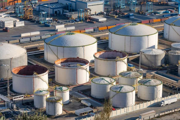 Weiße Speichertanks Handelshafen Von Barcelona — Stockfoto