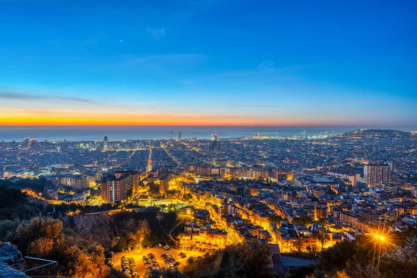 Die Skyline Von Barcelona Spanien Vor Sonnenaufgang — Stockfoto