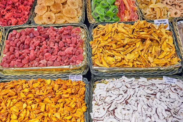 Een Verscheidenheid Aan Gedroogde Vruchten Boqueria Markt Barcelona — Stockfoto