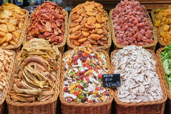 Grote Keuze Aan Gedroogde Vruchten Koop Boqueria Markt Barcelona — Stockfoto
