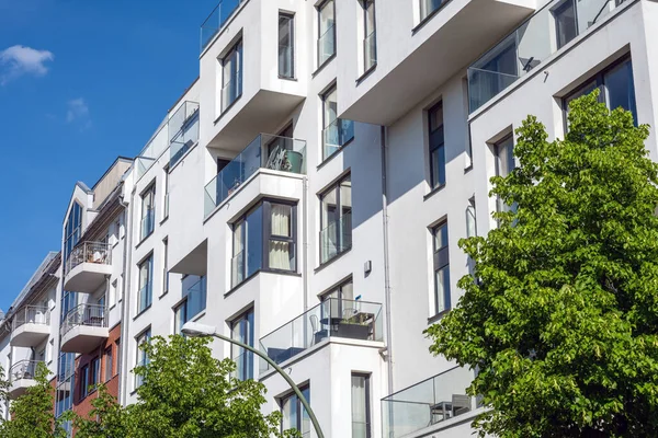 Moderno Edificio Apartamentos Blancos Visto Berlín Alemania — Foto de Stock