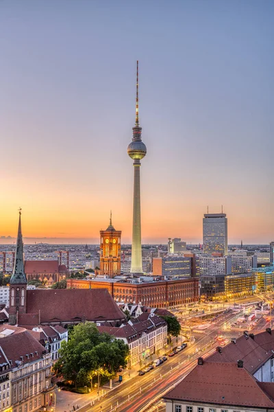 Det Berömda Tornet Och Centrala Berlin Efter Solnedgången — Stockfoto