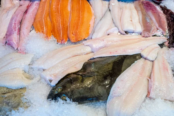 Filetes Peixe Frescos Para Venda Mercado Peixe Bergen Noruega — Fotografia de Stock