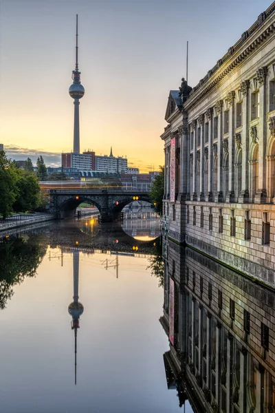 Río Spree Torre Fachada Del Museo Bode Berlín Antes Del —  Fotos de Stock