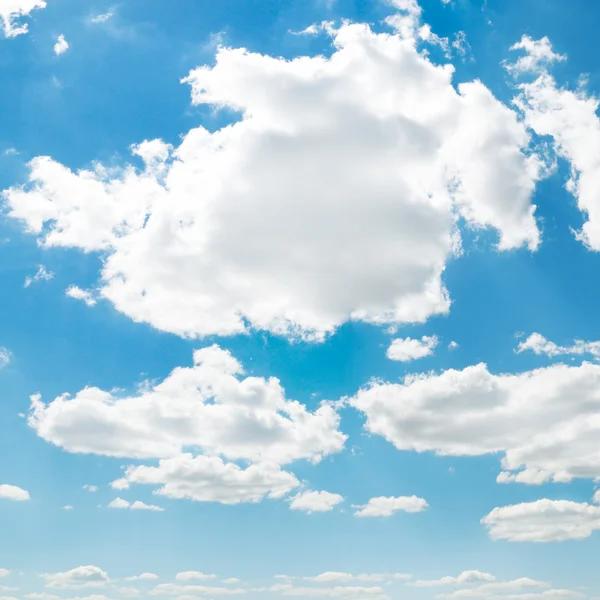 Himmel bedeckt von Wolken — Stockfoto