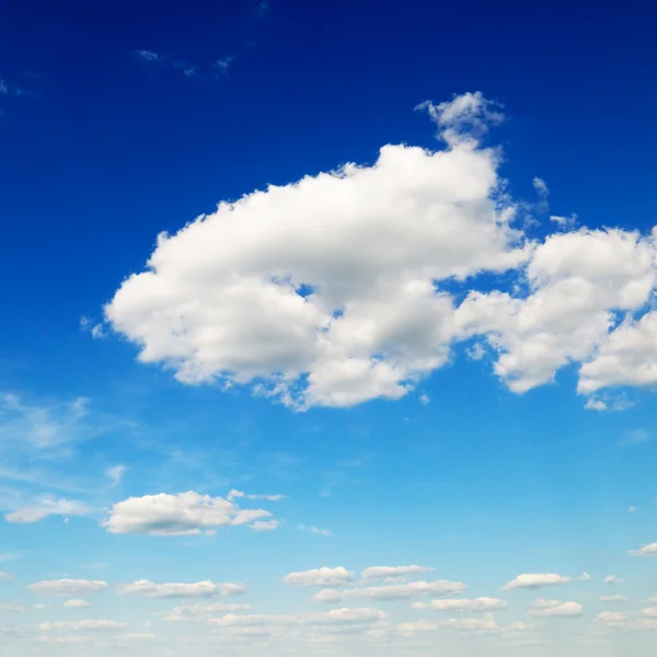 Céu coberto por nuvens — Fotografia de Stock