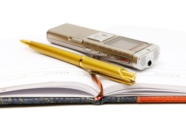 diktafon, not defteri ve ballpen