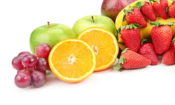 Frutas frescas aisladas sobre un blanco — Foto de Stock