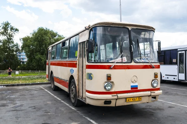 Eski otobüs Rus üretimi — Stok fotoğraf