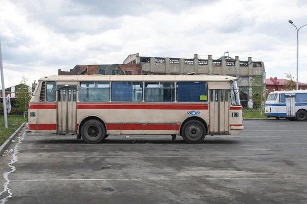 ロシアの生産の古いバス — ストック写真