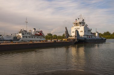 nehir mavnaları ve şilebi