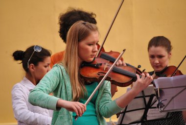 sokak sanatçıları ve müzisyenler