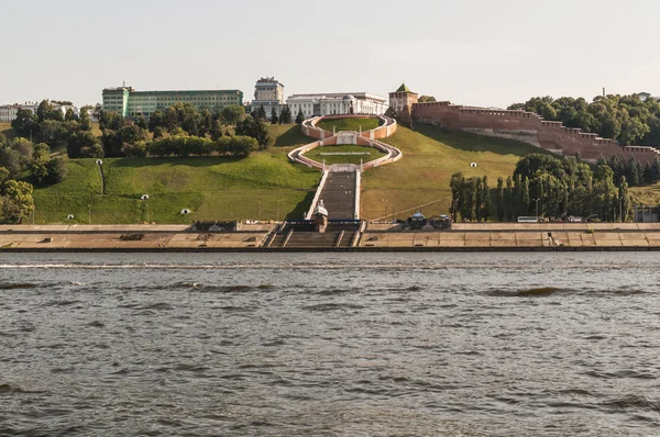 Вид из воды Нижнего Новгорода — стоковое фото