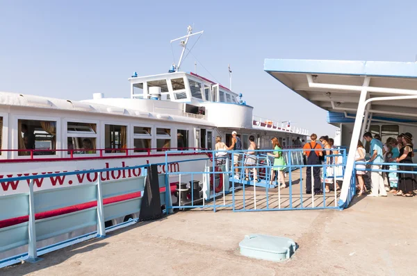 Boarding the ship — Stock Photo, Image