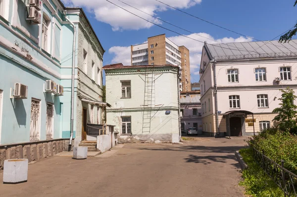 Старые улицы центральной Москвы — стоковое фото