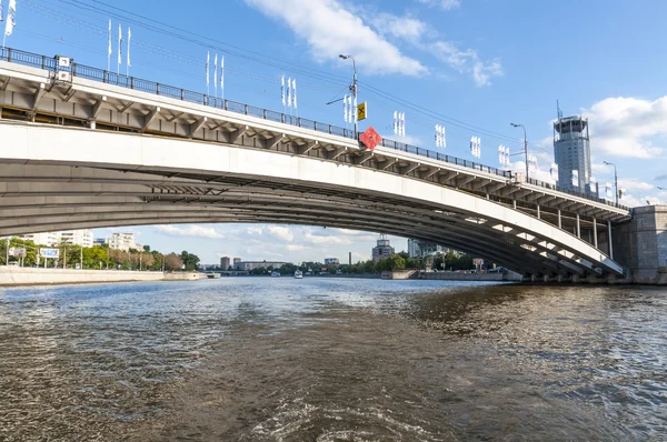 Paysage fluvial de Moscou. Café d'été — Photo