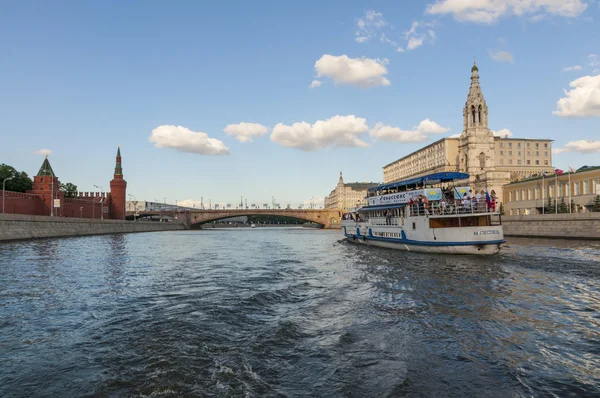 Moscow river landscape. Summer cafe — Stock Photo, Image