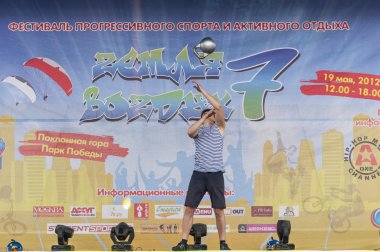 akrobatik gösterileri