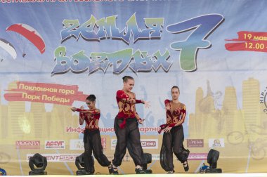 akrobatik gösterileri