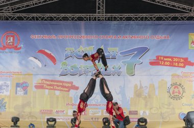 akrobatik gösterileri