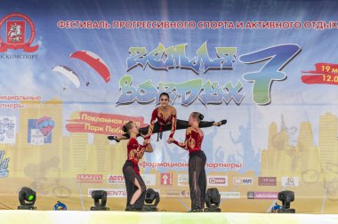 akrobatik gösterileri