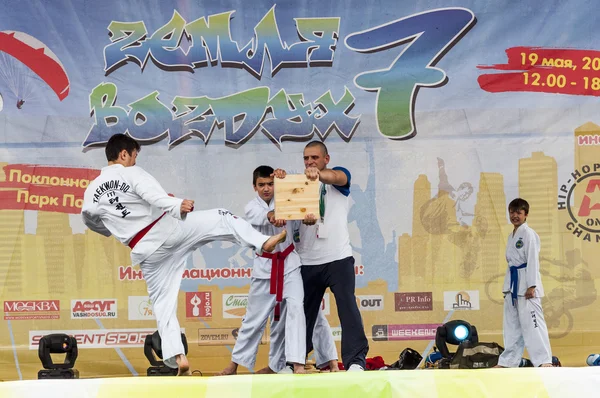 Leistung Taekwondo-Kämpfer — Stockfoto