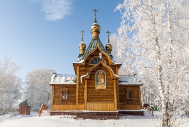 Rus ahşap Şapeli'kış orman