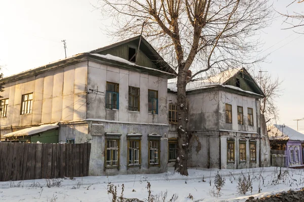 Eski evler omsk şehir merkezinde. Sibirya. Kış — Stok fotoğraf