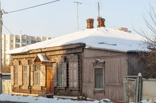 Vecchie case nel centro della città di Omsk. Siberia. inverno — Foto Stock